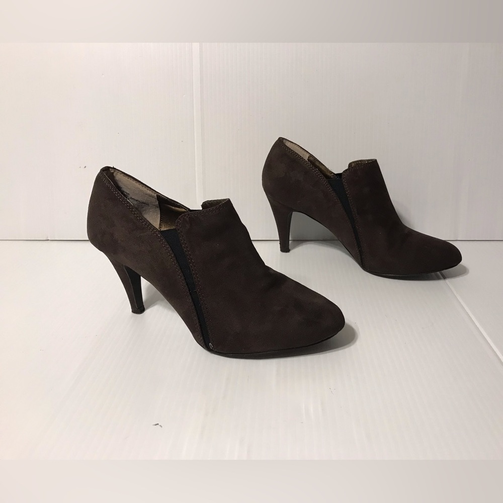 Nine West Celia suede brown ankle booties women size 7 1/2 M